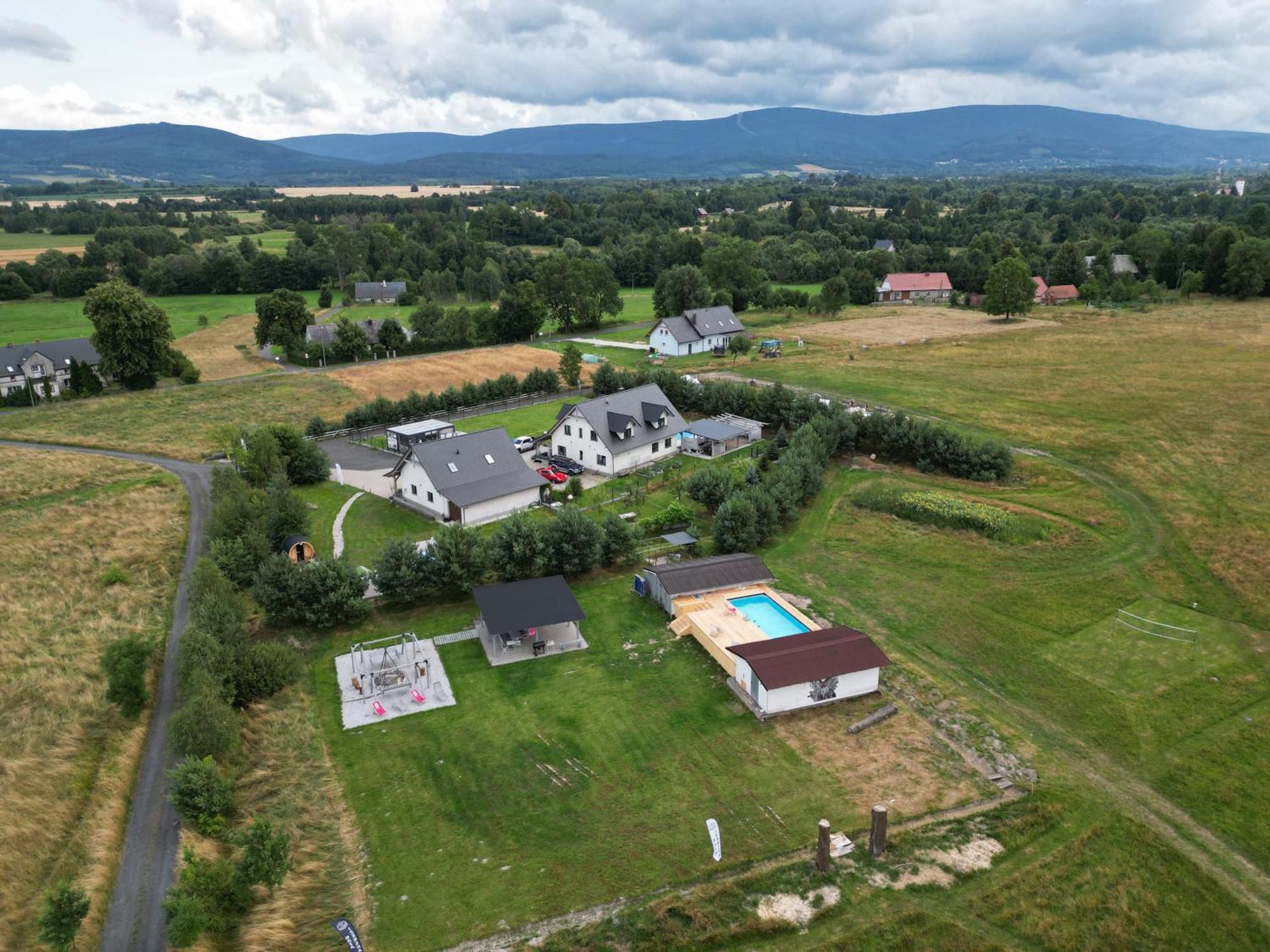Izerska Baza - Basen, Ebike, Narty, Sauna, Jacuzzi, Las Blisko Swieradow Zdroj - 5D Apartamenty Giebultow  Екстериор снимка